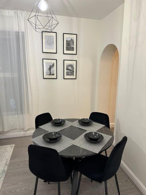 Modern Apartment, 1Km From City! ニューカッスル・アポン・タイン エクステリア 写真