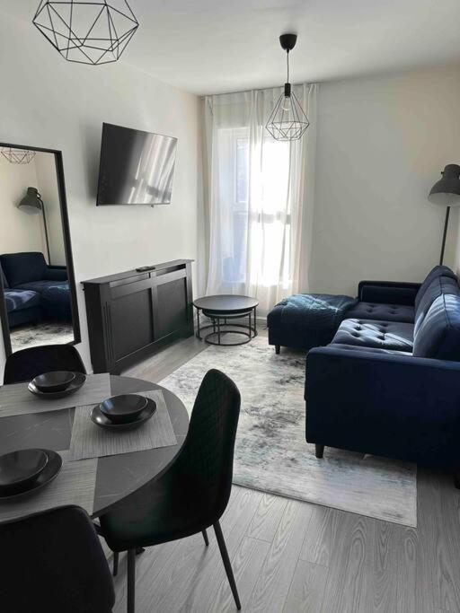 Modern Apartment, 1Km From City! ニューカッスル・アポン・タイン エクステリア 写真